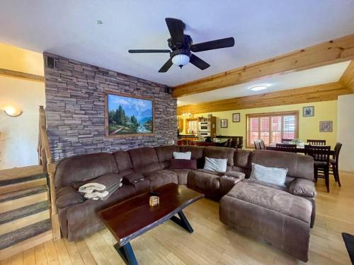 Boulder Bay House | Cabin 7 sleeps 8 BEAUTIFUL BOULDER BAY, BIG BEAR