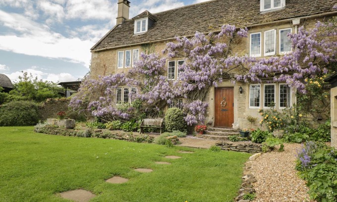 Chippenham Cottage | Cabin ∙ 8 bedrooms ∙ 18 guests