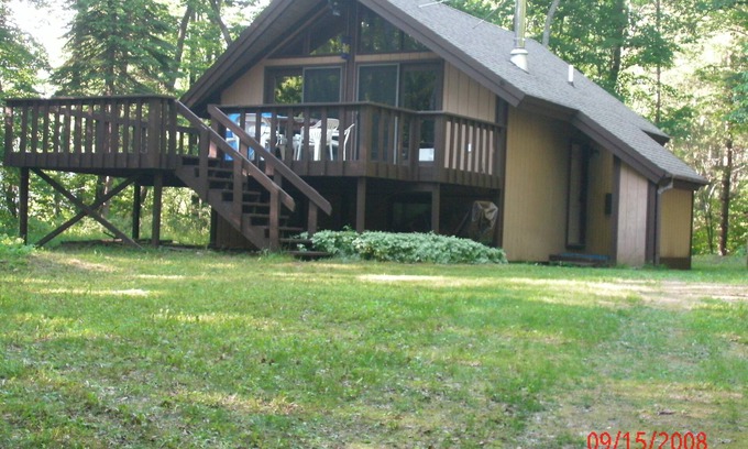 Elmira Ski Chalet | Cabin by Lake Harold in Lakes Of The North Association