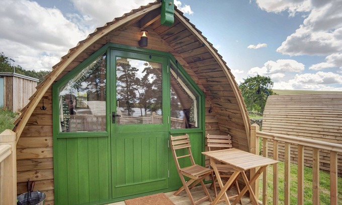 Langley-on-Tyne Ski Chalet | Cabin by the Lake near Historic Bristol Lodge
