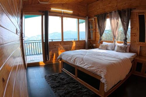 Kaul House | Cabin by The Woods - Mukteshwar - Nature - Romantic - Secluded