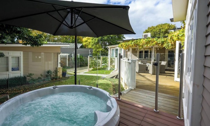 Cowes House | Cabin Charm Hot Tub Bliss Moments from the Beach