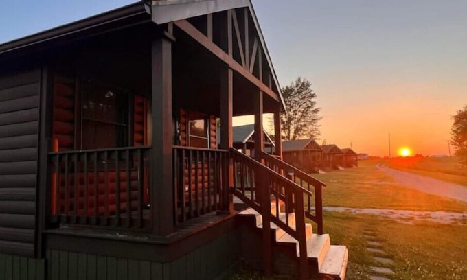 Columbia Cabin | Cabin close to Lake Rathbun #5n