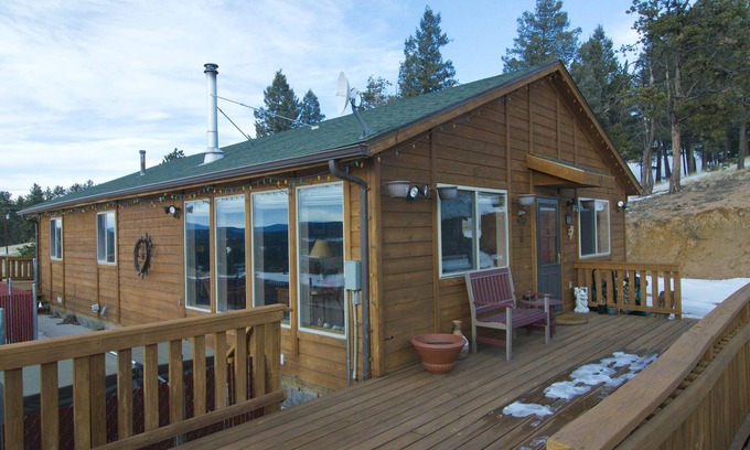 Florissant House | Cabin, Dog Friendly, Hot Tub, Views, 6 acres, Wheelchair Accessible