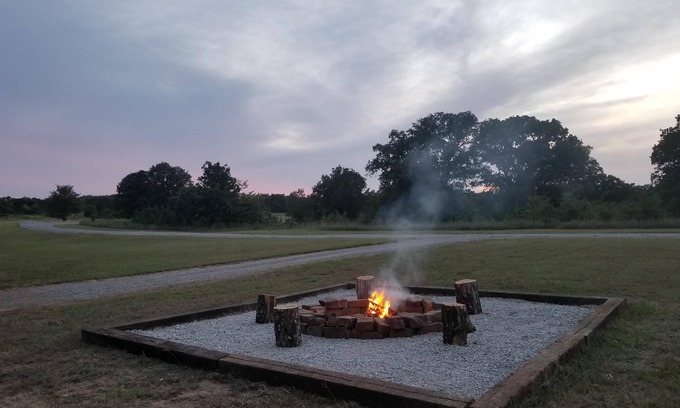 Albany Cabin | Cabin for two on 160 Acres,less than 20 min from Choctaw Casino Durant OK
