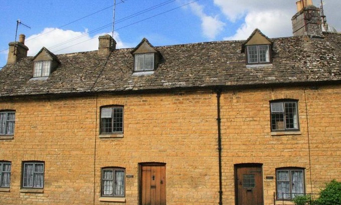 Bourton Cottage | Cabin ∙ 2 bedrooms ∙ 4 guests