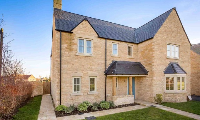 Bourton Cottage | Cabin ∙ 4 bedrooms ∙ 9 guests