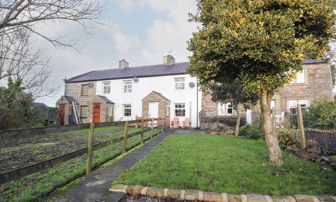 Horton in Ribblesdale Cottage | Cabin ∙ 2 bedrooms ∙ 4 guests