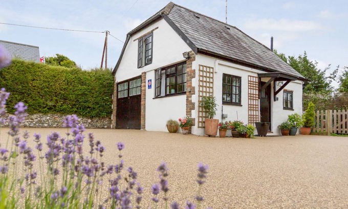Milborne Saint Andrew Cottage | Cabin ∙ 1 bedroom ∙ 2 guests