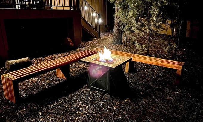 Show Low Cabin | Cabin in pines! HotTub, King Beds, Fire Pit, Grill, pool table, Game Rm!