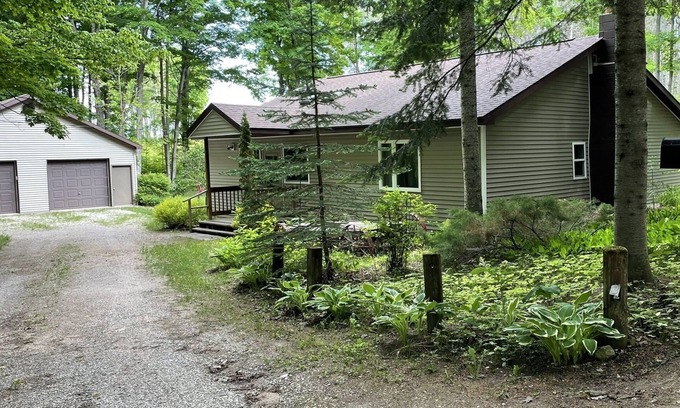 Wolverine House | Cabin in the woods