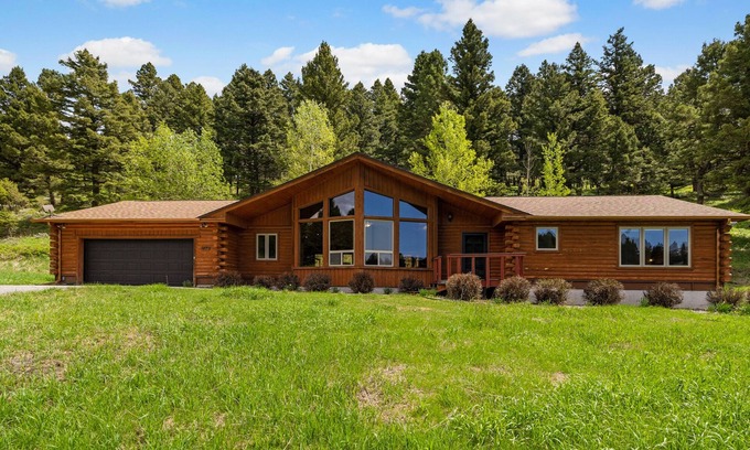 Bozeman Cabin | Cabin near Bridger Bowl with Hot Tub!