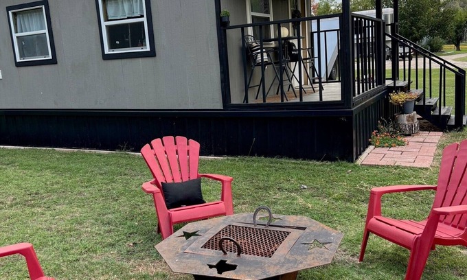 Van Cabin | Cabin Near Canton Trade Days - Quiet Retreat with Country Charm!