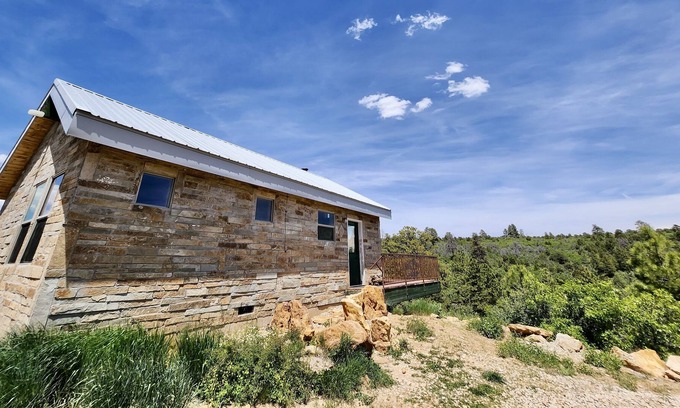 La Sal Cabin | Cabin near Moab with seclusion and wilderness