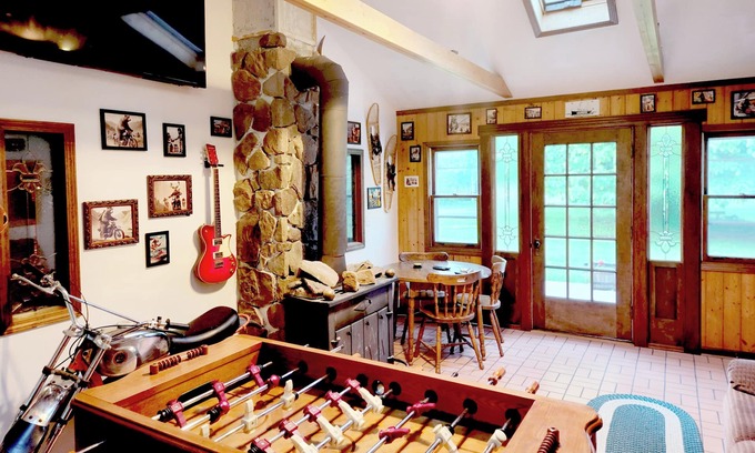 Port Sanilac Cabin | Cabin On 10 Acres. Walk To Lake Huron Beach! Port Sanilac, Lexington Nearby