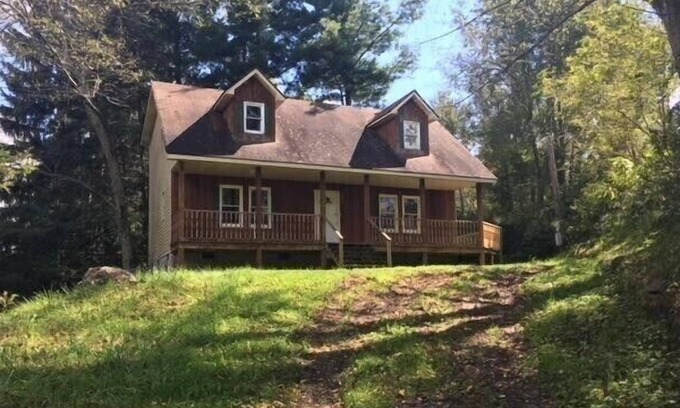 Southern House | Cabin on a Hill