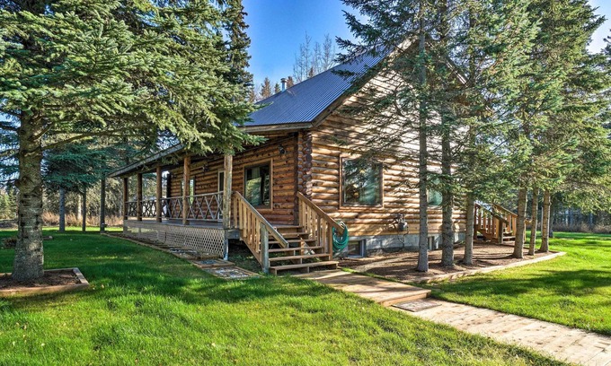 Kalifornsky Cabin | Cabin on Kenai Peninsula: Family & Group Friendly!