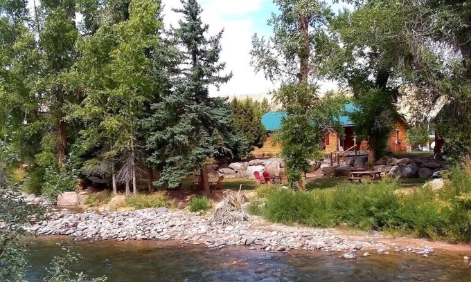 Dubois Cabin | Cabin on the Wind River - Excellent in-town location!