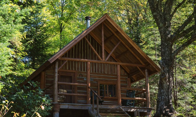 Brownville House | Cabin, Queen and Bunkbed with Shared Bathroom