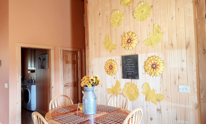 Cortez House | Cabin Retreat! Mesa Verde Park + WiFi + Fire Pit