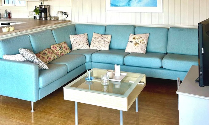 Tjome Municipality Cabin | Cabin Tjøme w/large sunny terrace, bbq & beach