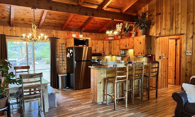 Tahoe City House | Cabin w/Spa - minutes from the Lake, Kings Beach, Tahoe City & Ski Resorts