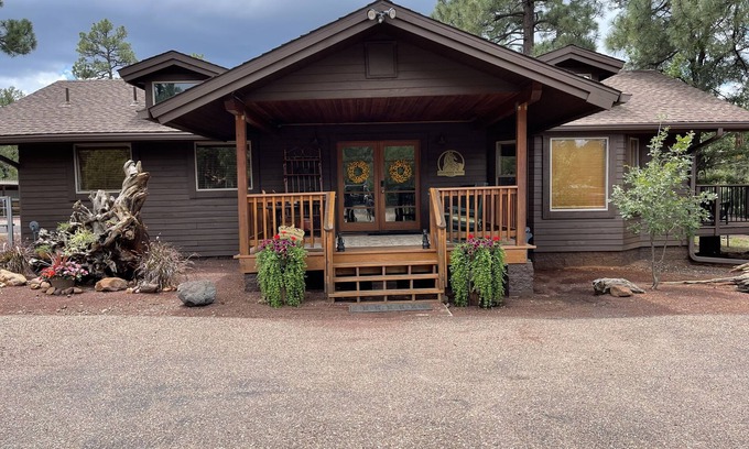Torreon Cabin | Cabin with horse boarding availability May thru October.