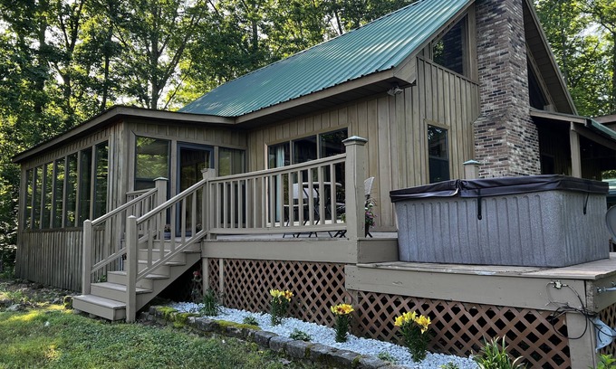 Lawrenceburg Cabin | Cabin with hot tub, fire pit, and fishing pond.