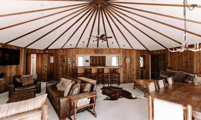 Gatlinburg House | Cabin with Treehouse Views, 3 King Beds, 4 Bunks, and Large Hot Tub!