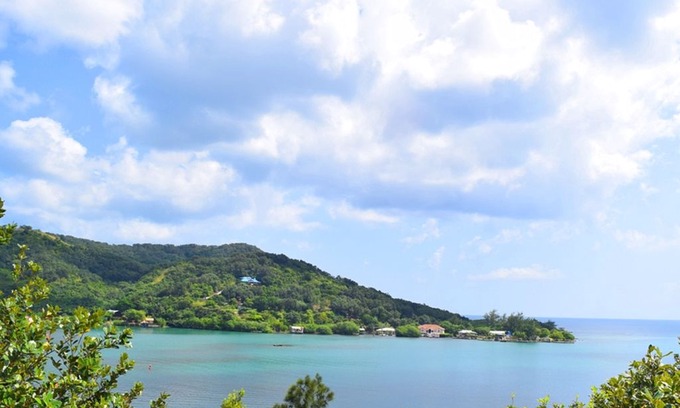Calabash Bight House | Cabina de Calabash, Water front, pool, dock, sleeps 6, 3 bedroom plus Loft.
