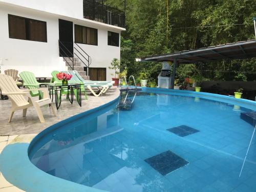 Valle Pura Vida Hotel | Cabinas Cafe Del Mar