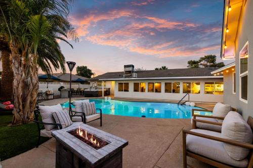 Village Grove House | Cactus Oasis 5-br House Casitaheated Spa & Pool