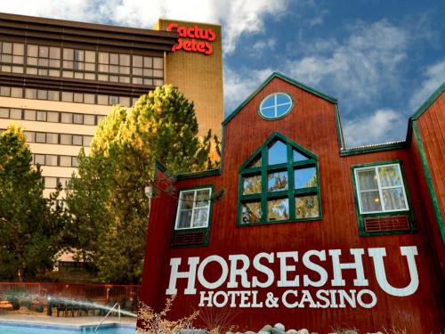 Jackpot Hotel | Cactus Petes Resort & Horseshu Hotel