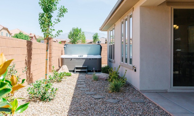Sienna Hills House | Cactus Rose | 5 Br Multi-Suite home | Private Hot Tub | Heated Pool