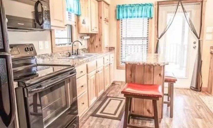Jefferson House | Caddo Lake Retreat & Boat Ramp