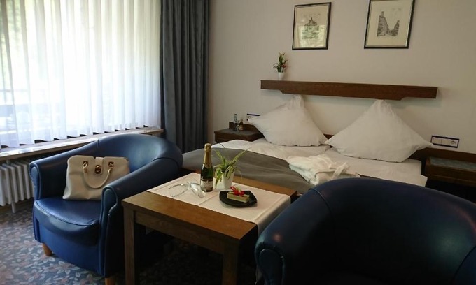 Hoefen an der Enz Bed & Breakfast | Café Blaich - Hotel Garni
