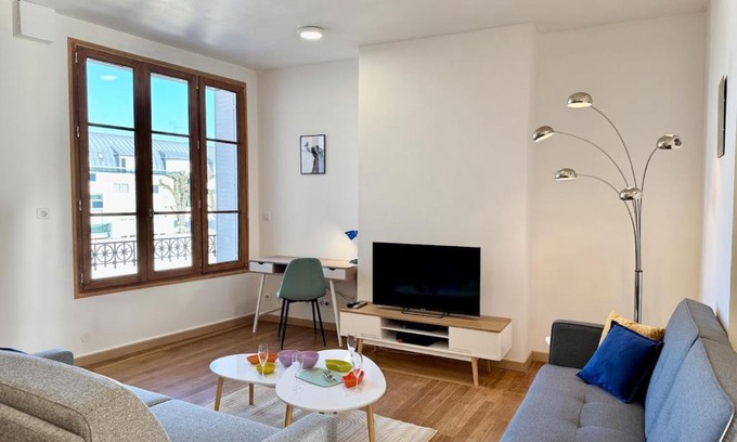 Barbatre Apartment | Café des Arts Sur la Voie des Sacres