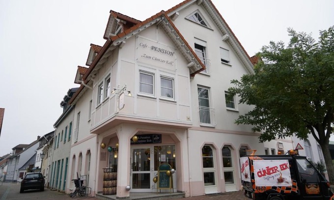 Gernsheim Bed & Breakfast | Café und Pension Zum Cüntzer Eck