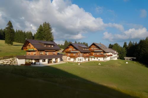 Feldberg House | Cafe-Restaurant-Gästehaus Waldvogel
