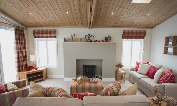 Eyemouth Cabin | Cairn Lodge, luxury lodge with hot tub, Coldingham, Scottish Borders
