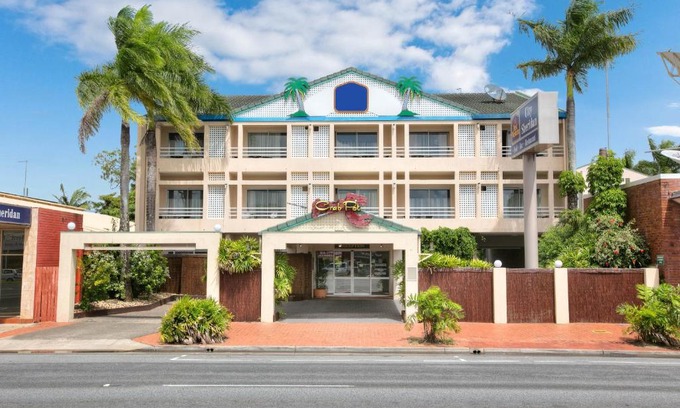 Cairns Hotel | Cairns City Sheridan Motel