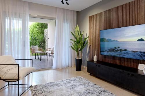 New Cairo Apartment | Cairo Festival City, Fantastic 2 bedroom apartment and Nanny Room with private Garden