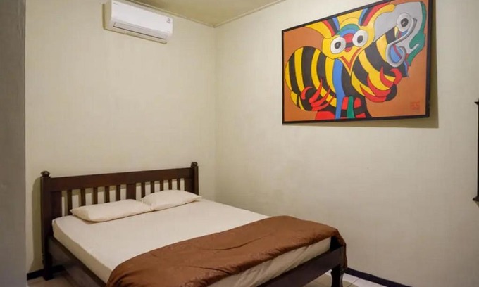Surakarta Hotel | Cakra Homestay Solo Mitra RedDoorz