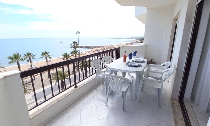 Cavacos Apartment | Calçadão- Sea Front, Magnificent View, Spacious and Cozy