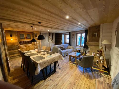 Superbolquere House | Cal xiquet