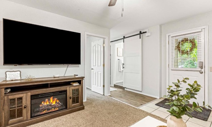 Caldwell House | Caldwell Charming 1BedBath Home next Golf Course