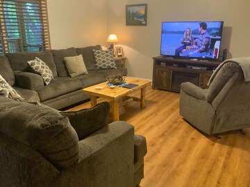 Gatlinburg - Pigeon Forge Cabin | "Caleb's Corner" in Sevierville