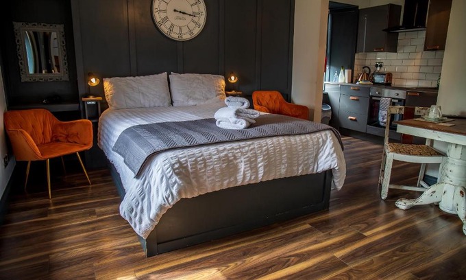 Inverness Apartment | Caledonian Canal Studio