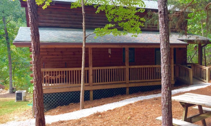 Pine Mountain Cabin | Callaway Gardens/Pine Mtn - Lovely Log Home "Heaven Eleven"