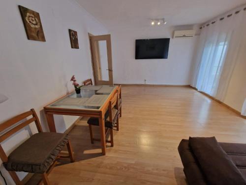 Vista Hermosa Apartment | Calle de Dona Dolsa n6, 2Dcha